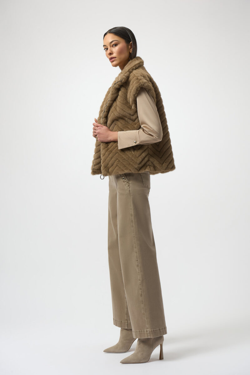 Joseph Ribkoff fluffy gilet 254906 taupe - Afbeelding 3
