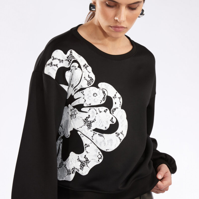 Atmos sweater zwart lace flower